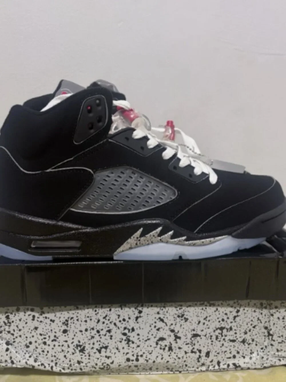 Air Jordan 5 Retro OG “Black Metallic Reimagined”